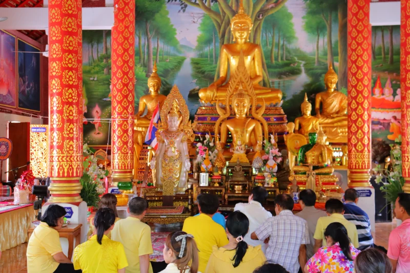 ร่วมรดน้ำดำหัว ท่านพระครูวินิตวรการ เจ้าคณะอำเภอแจ้ห่ม เนื่องในโอกาสเทศกาลสงกรานต์ ประจำปี 2568